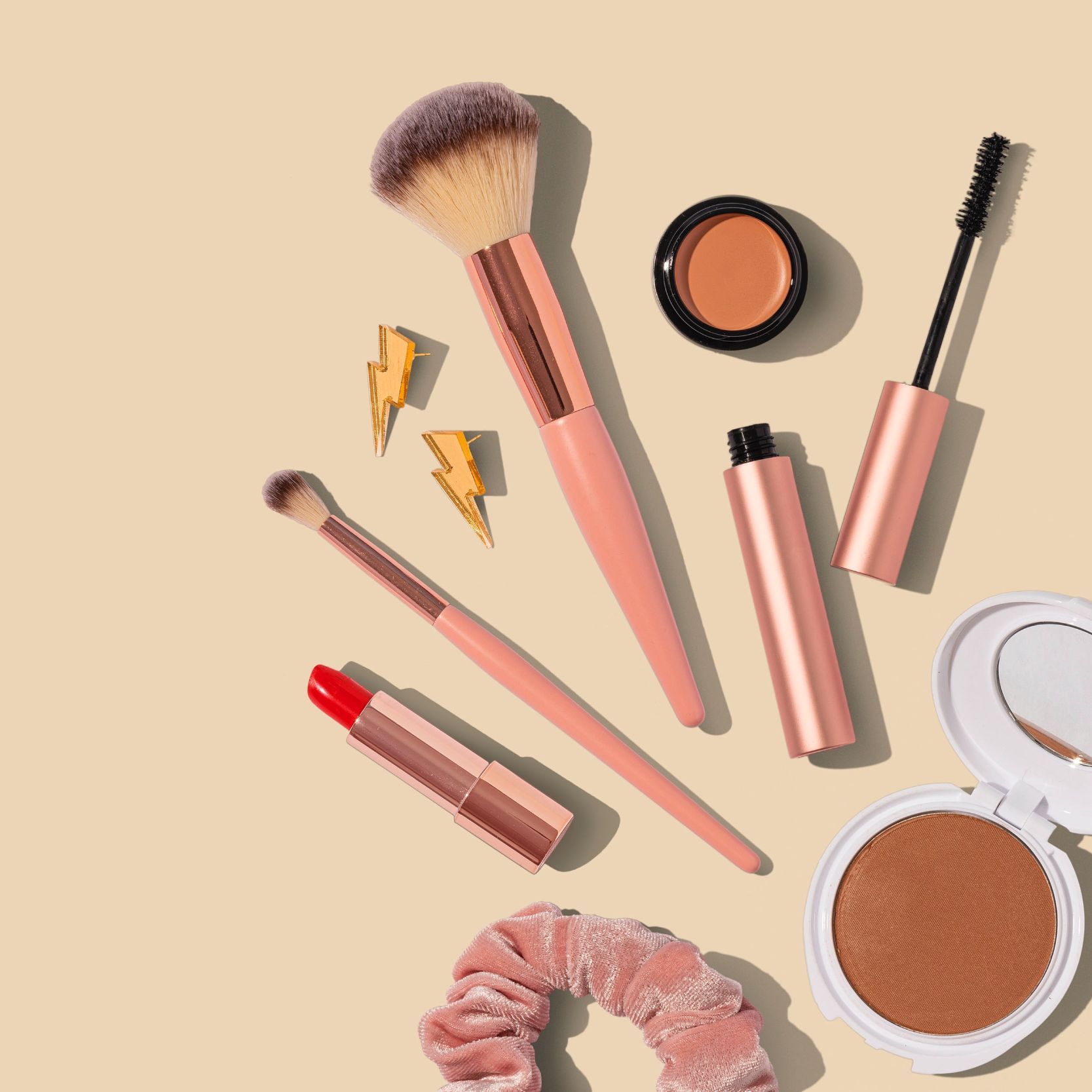 Make Up and Brushes — Beauty Salon In Blacksmiths, NSW
