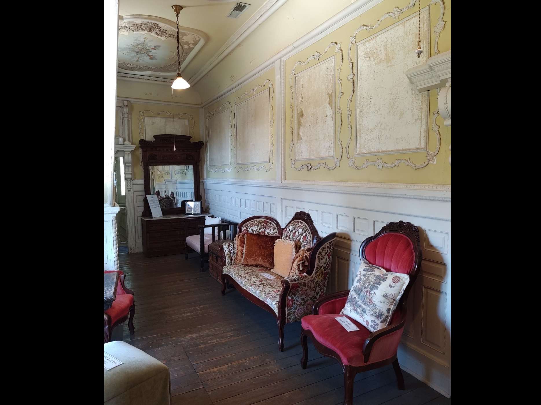 Antique Chair And Sofa — Winston Salem, NC — Brumfield Cleaning Company