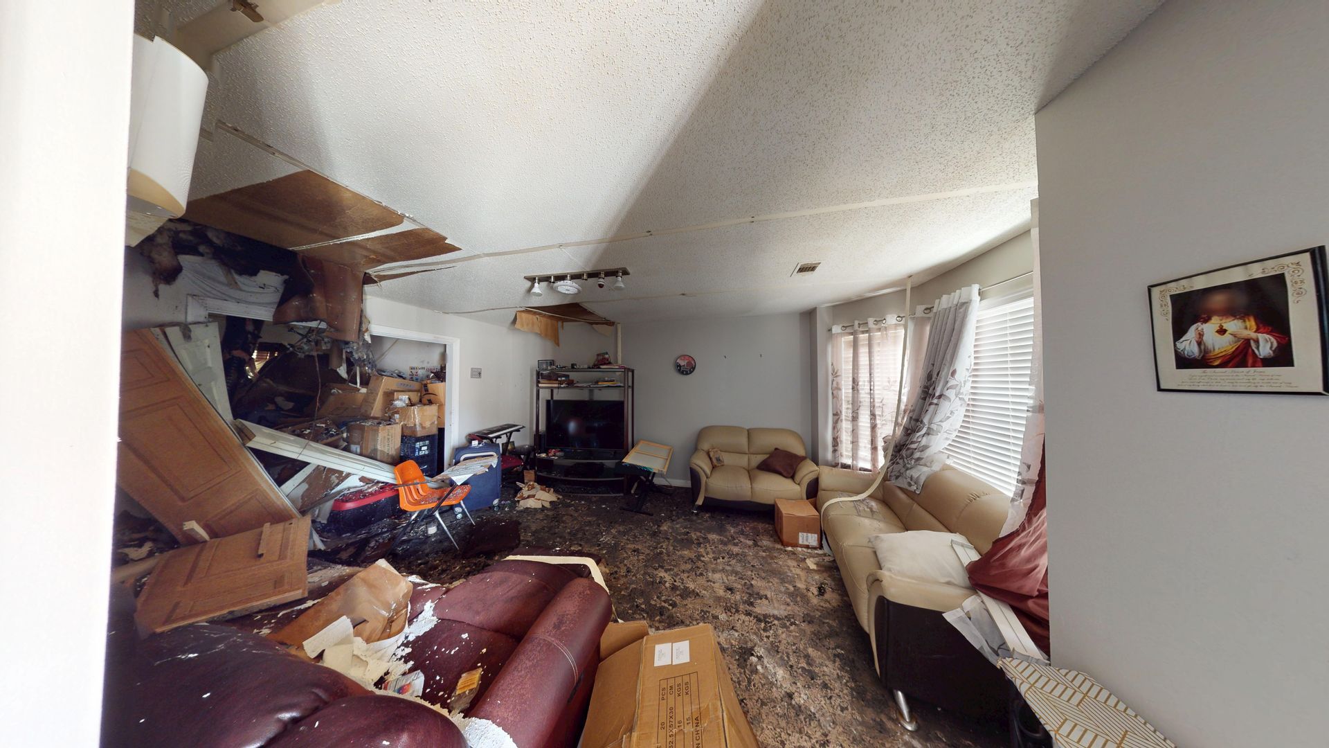 Living room before fire restoration