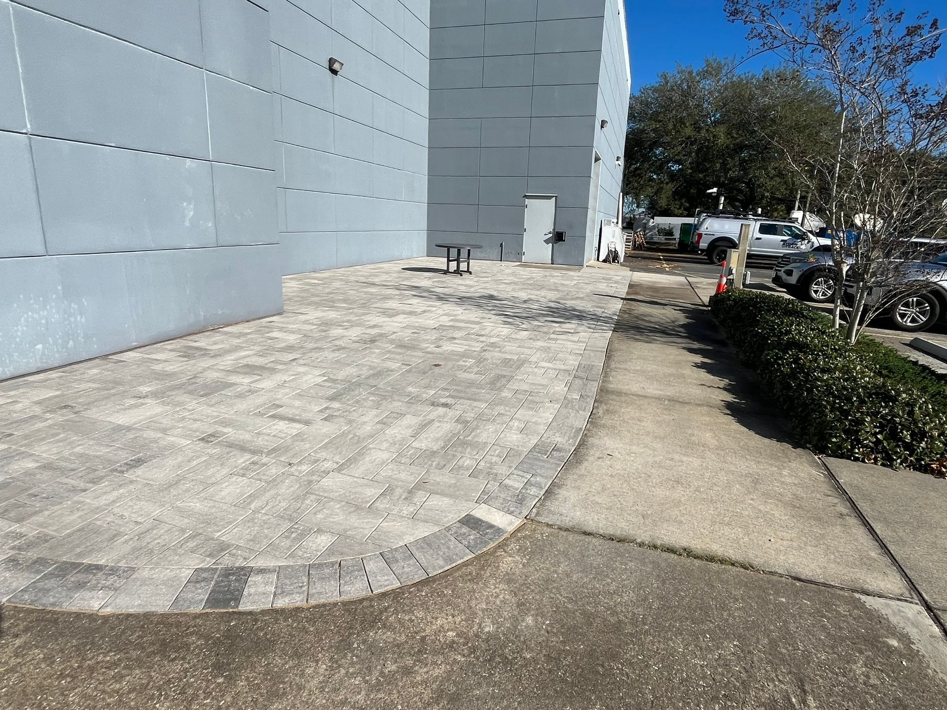 Colossal Roman Combo 3pc Textured Paver Patio