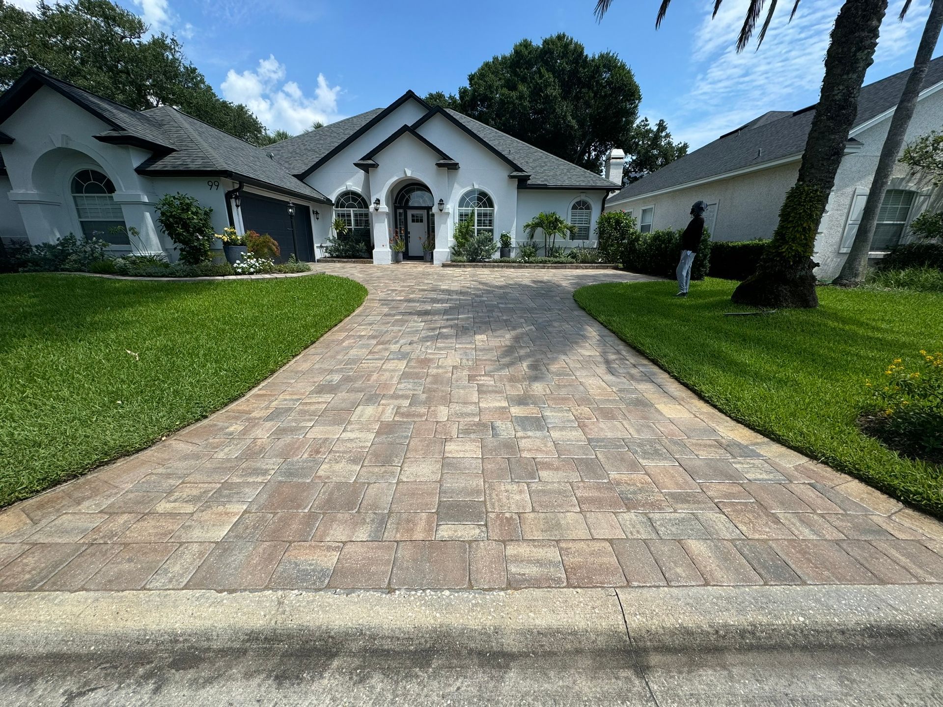 Mega Olde Towne Sierra Driveway