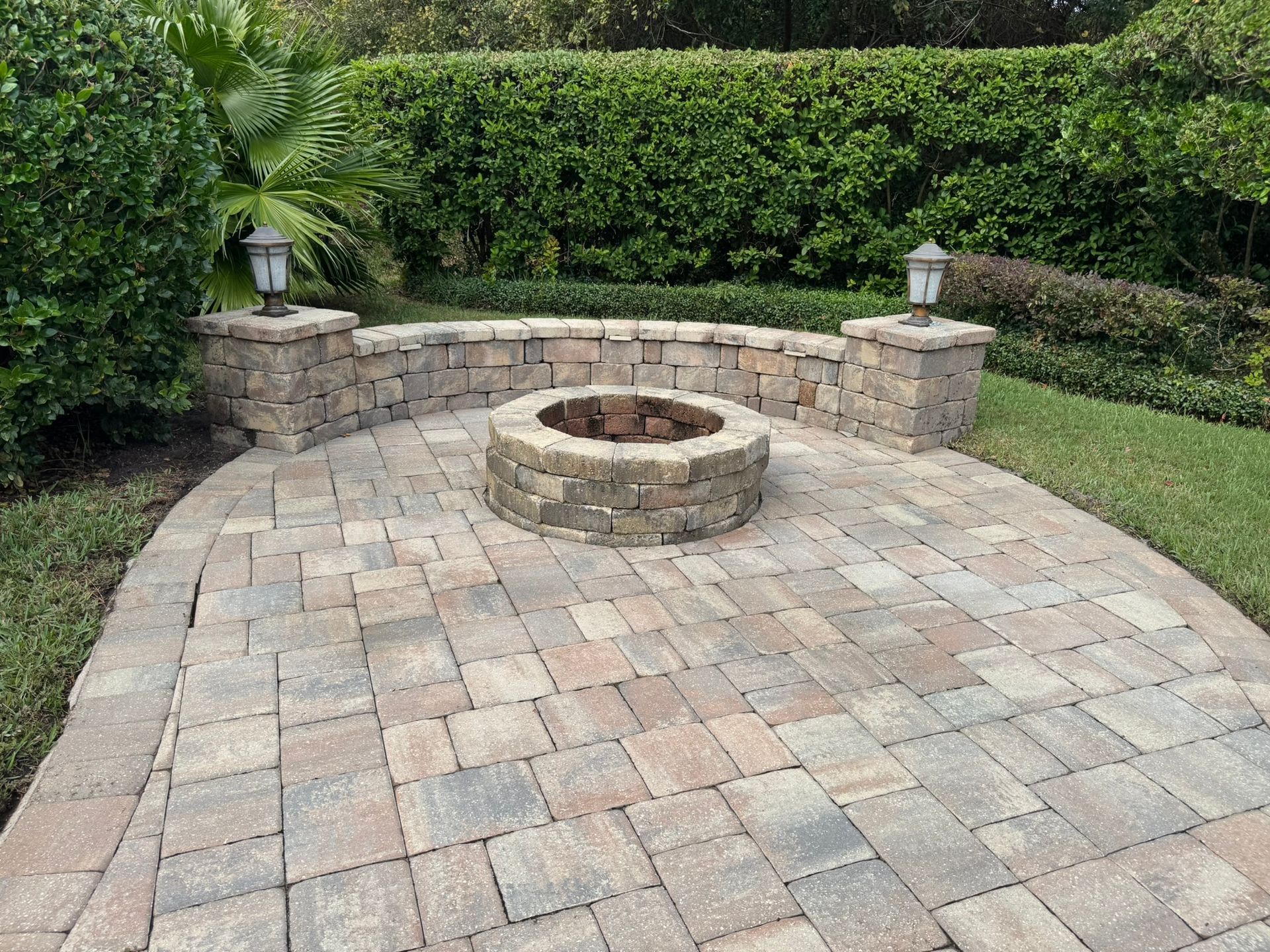 Mega Olde Towne Sierra Paver Patio