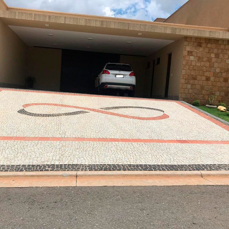 Pedra Portuguesa em calçada, detalhes.