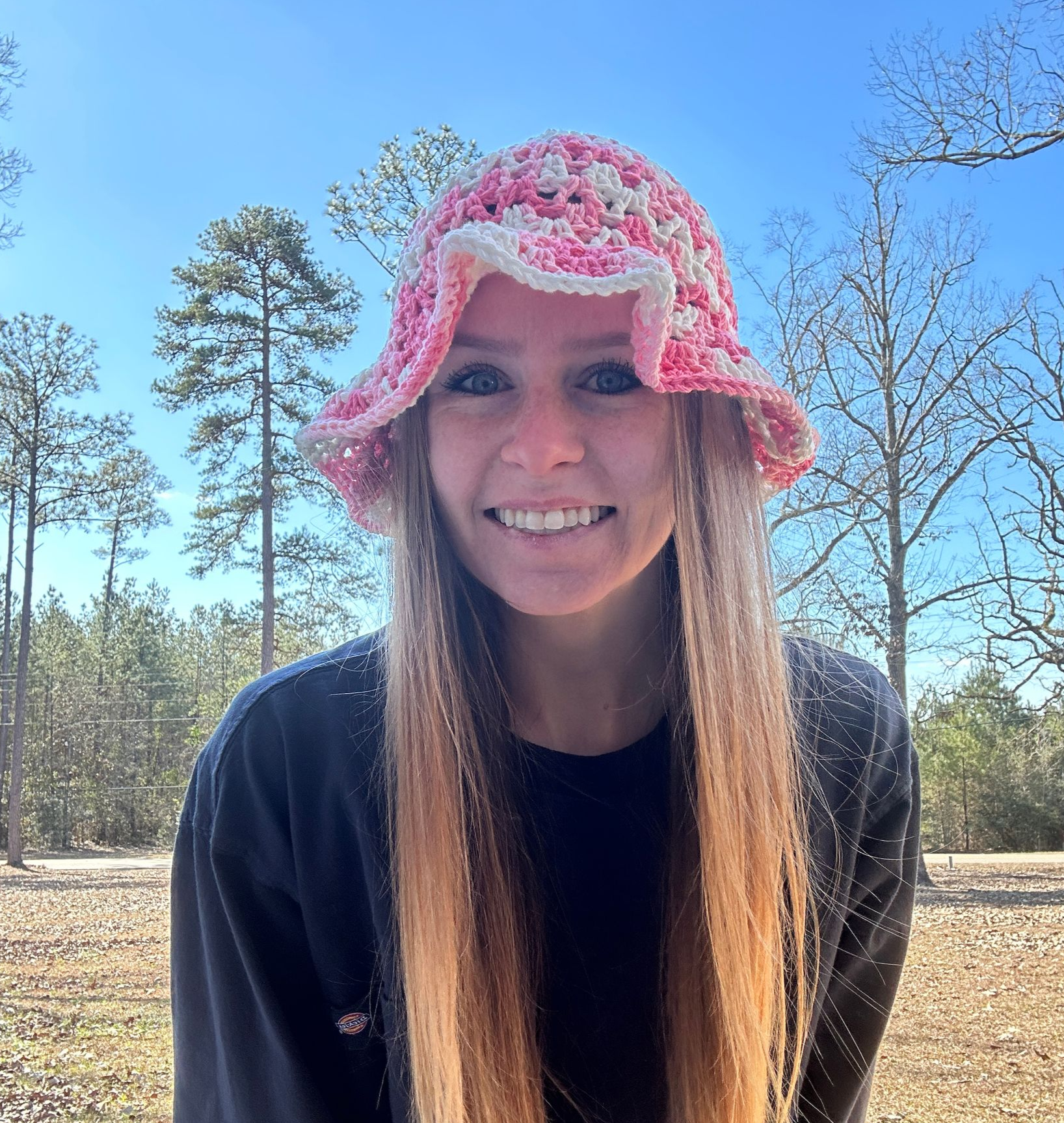 Granny V Bucket Hat - Pink & White