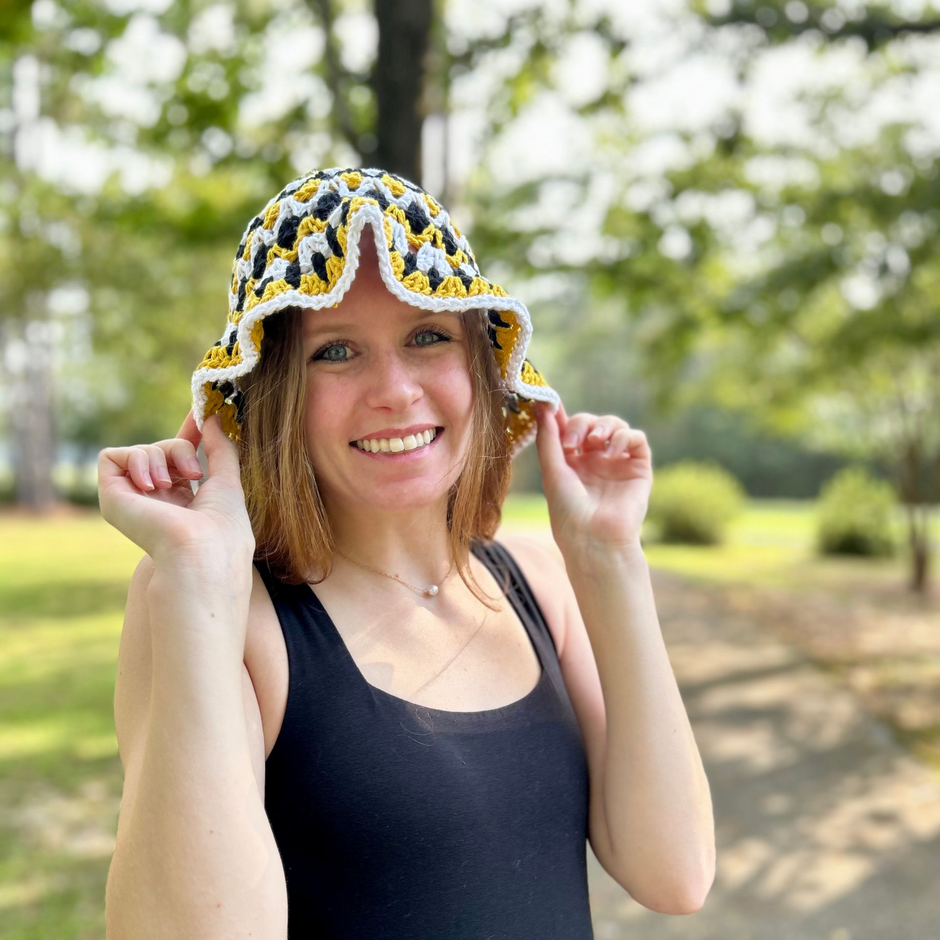 Granny V Bucket Hat - Triple Tone