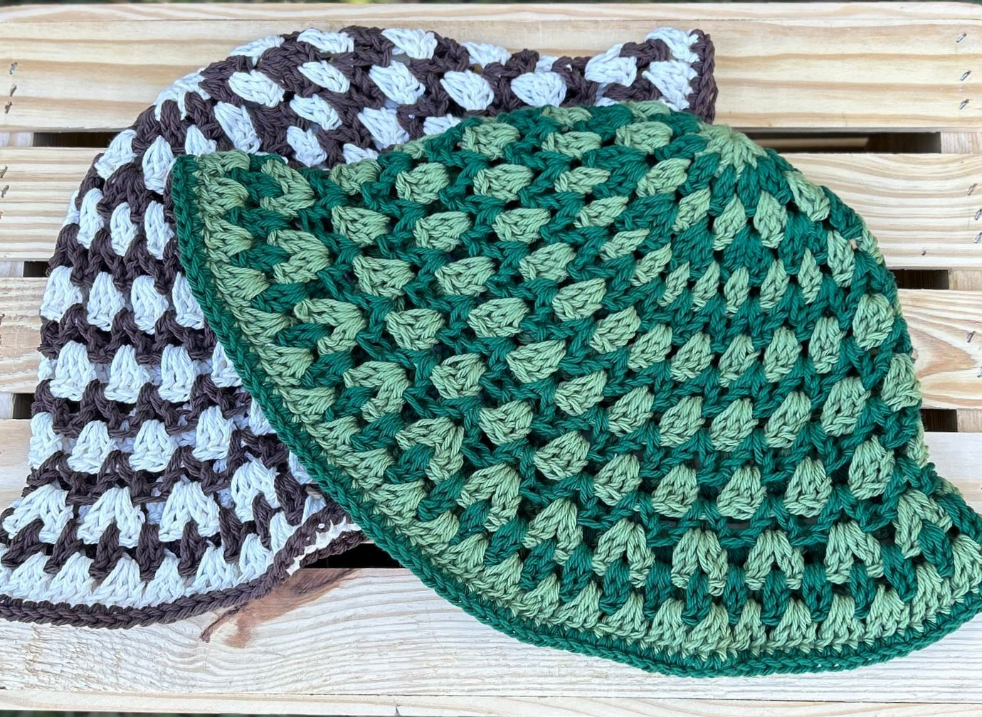 Granny V Bucket Hat - Two Tone