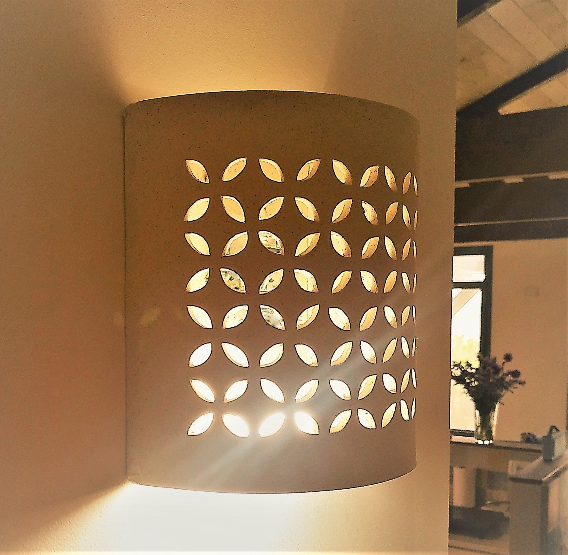 גוף תאורה מקרמיקה עלים