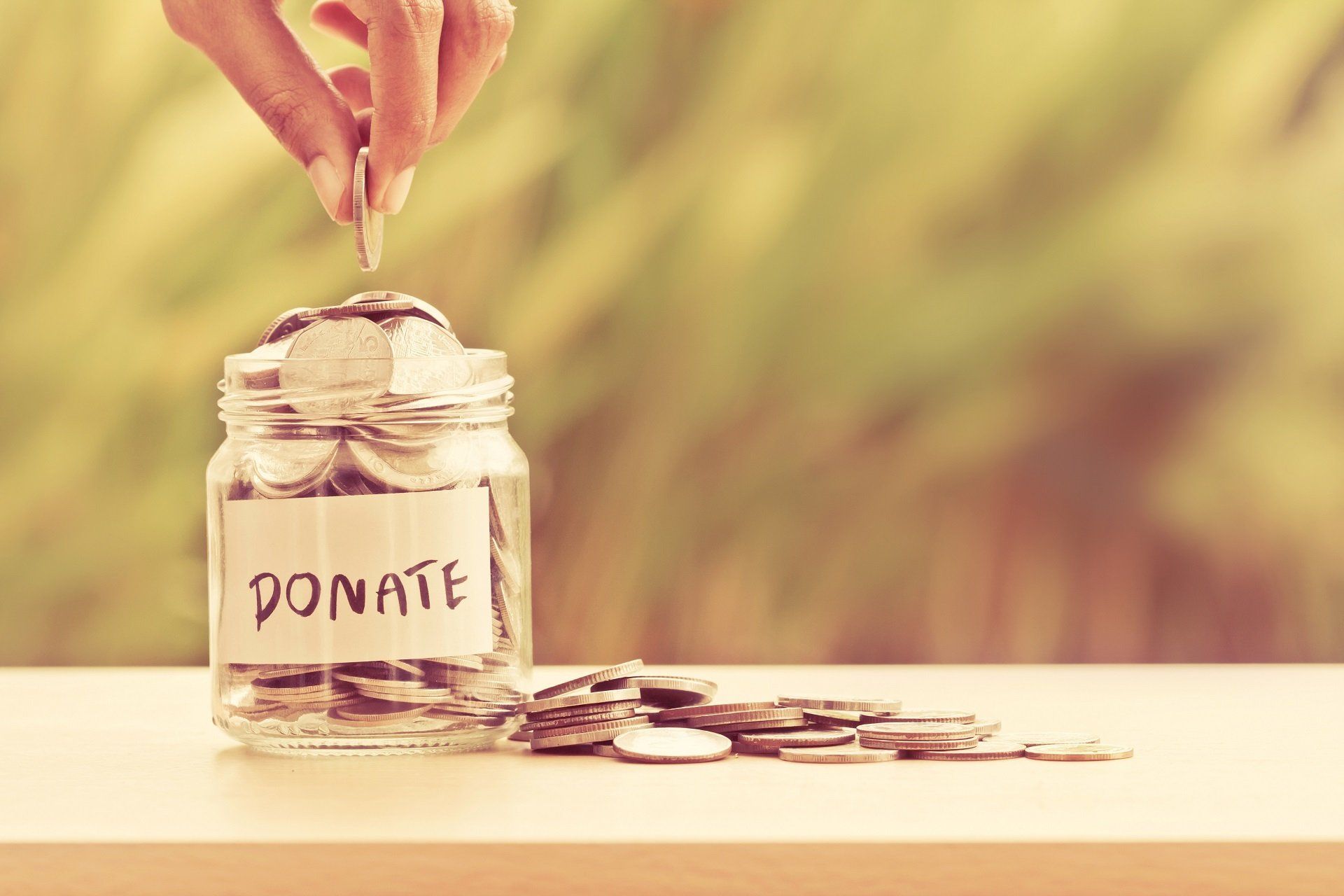 What is the Difference Between a Charitable Lead Trust vs. a Charitable Remainder Trust?