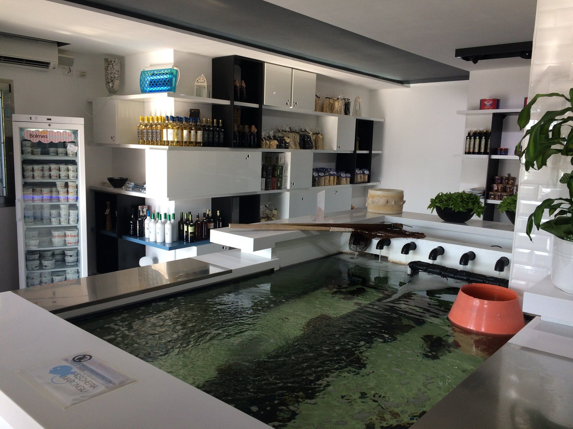 ambienti interni della pescheria