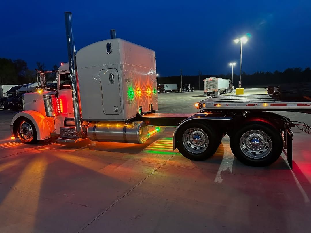 A bunch of trumpets are sitting on a table in a store