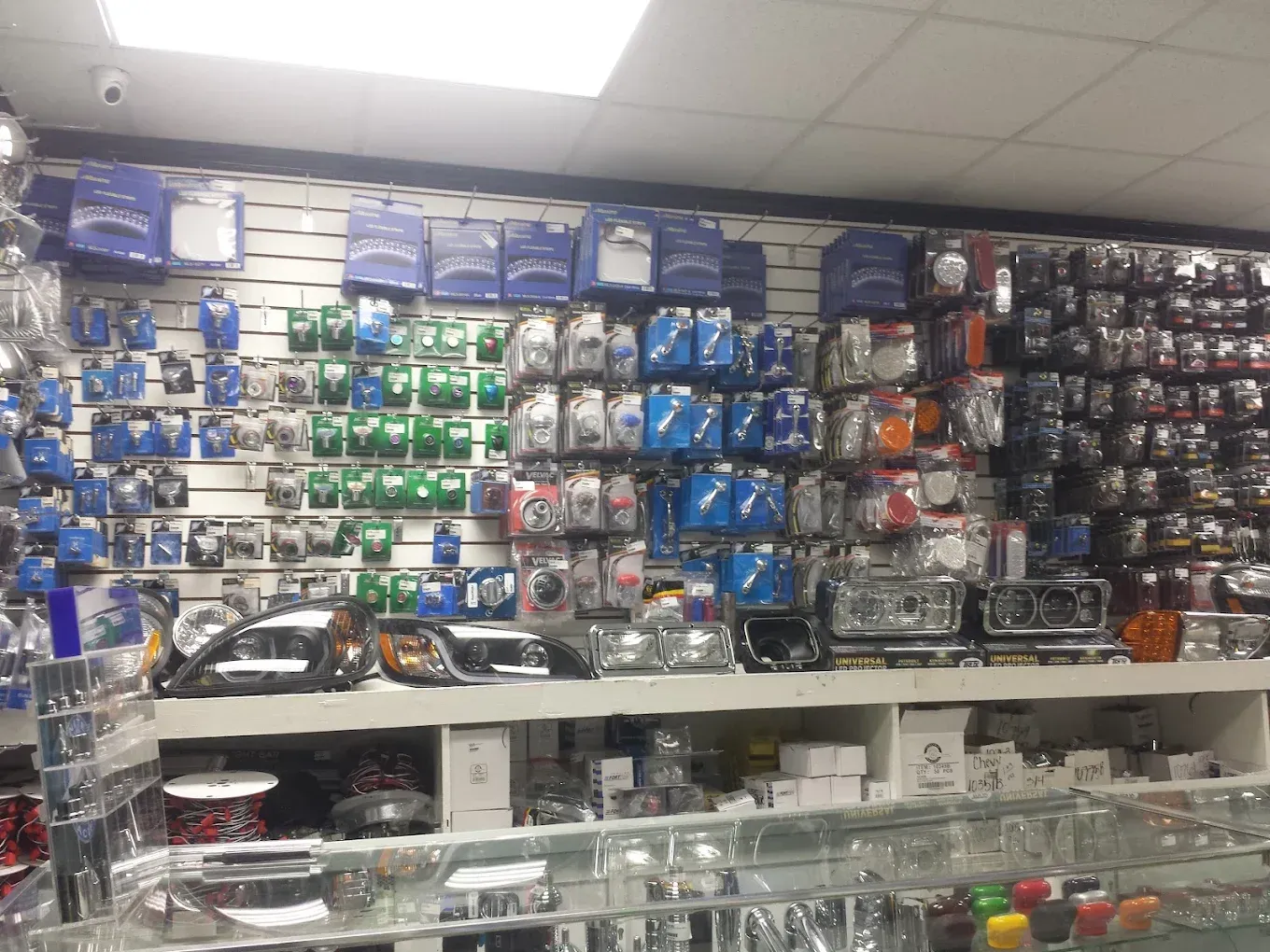 A store filled with lots of different types of electronics.