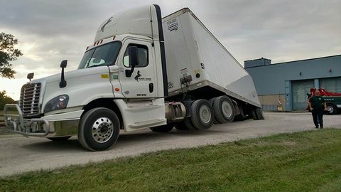 Truck Load Shifts — Heavy Load Truck in Detroit, MI