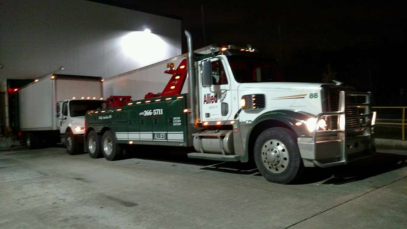 Trailer Loads — Two Trucks on Service in Detroit, MI