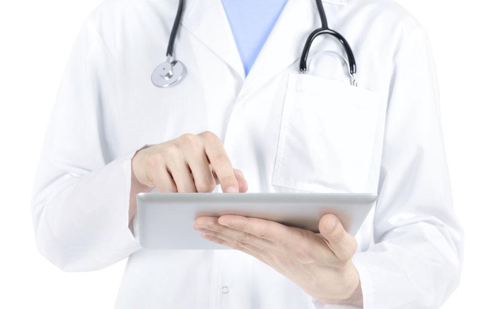 DRA. ADRIANA MAY SALAZAR