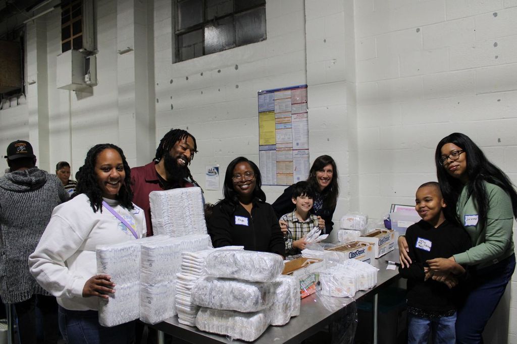 ShareBaby warehouse volunteers