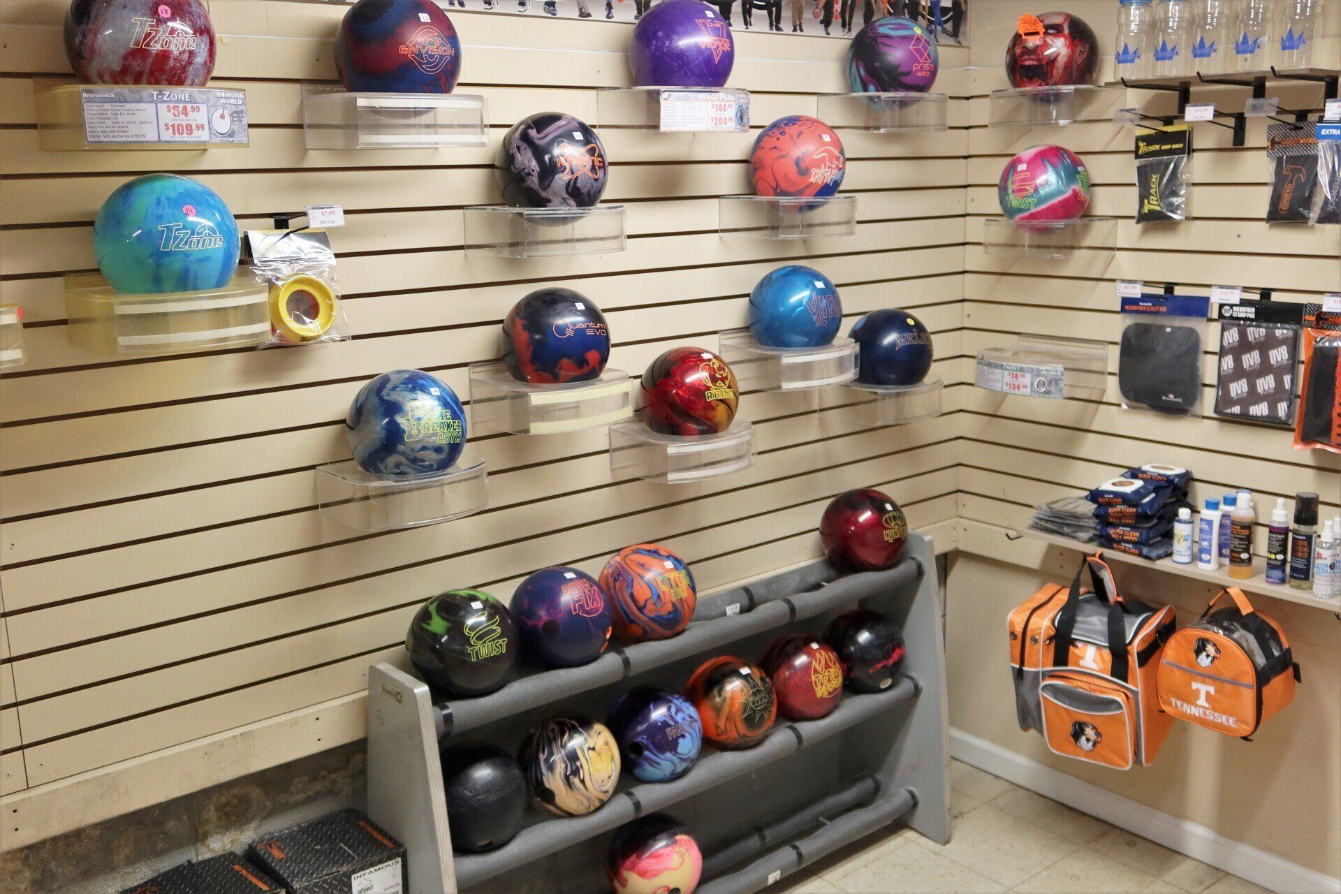 Oak Ridge Bowling Pro Shop Bowling Ball Wall