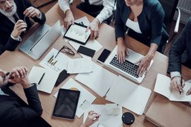 HR team reviewing January 2026 pay equity and transparency compliance checklist