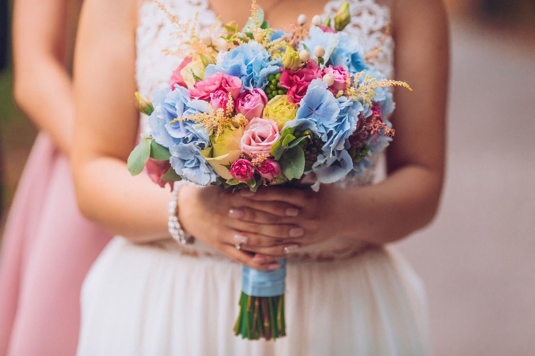 arco di fiori per matrimonio