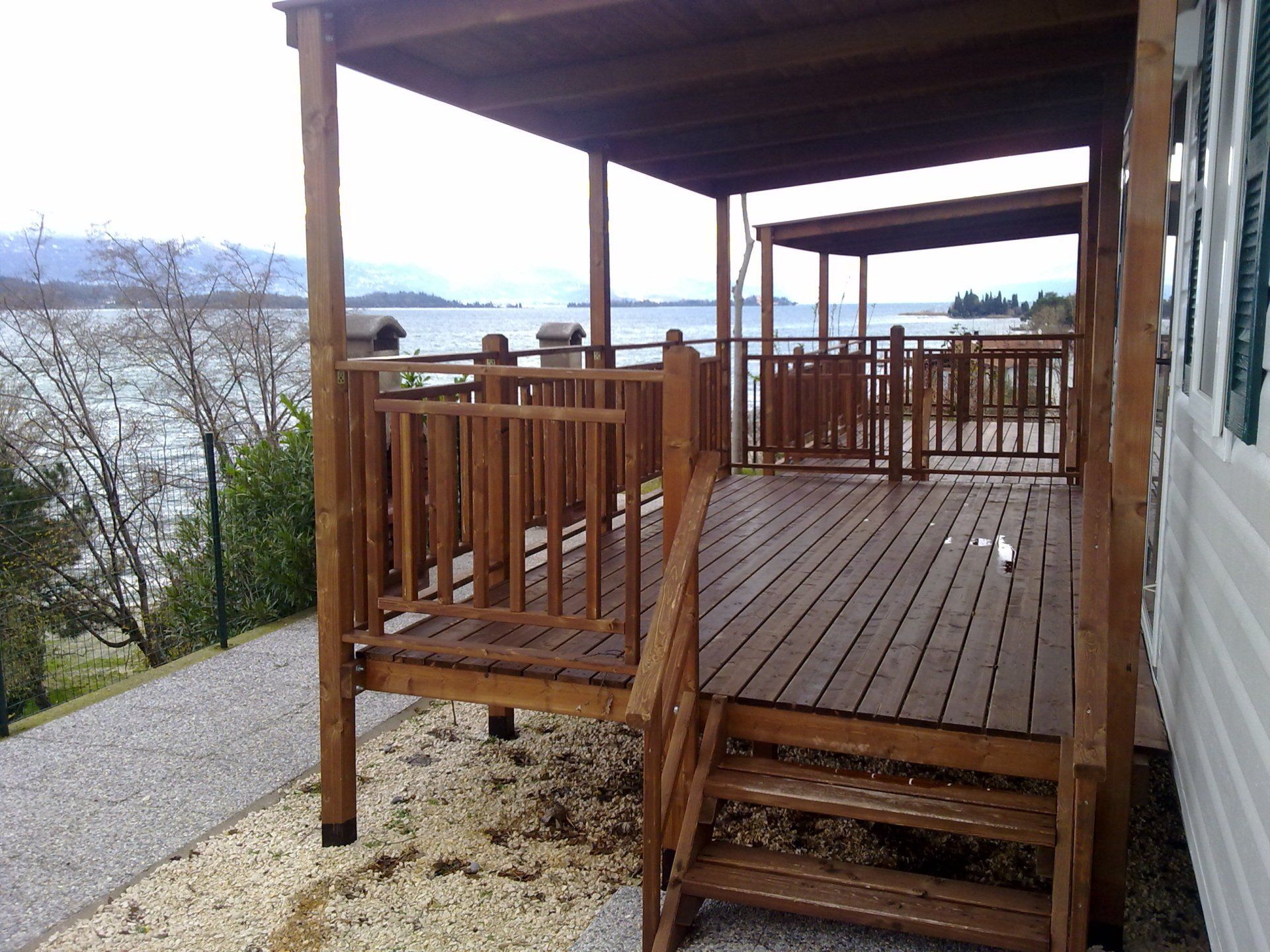 struttura in legno per campeggio