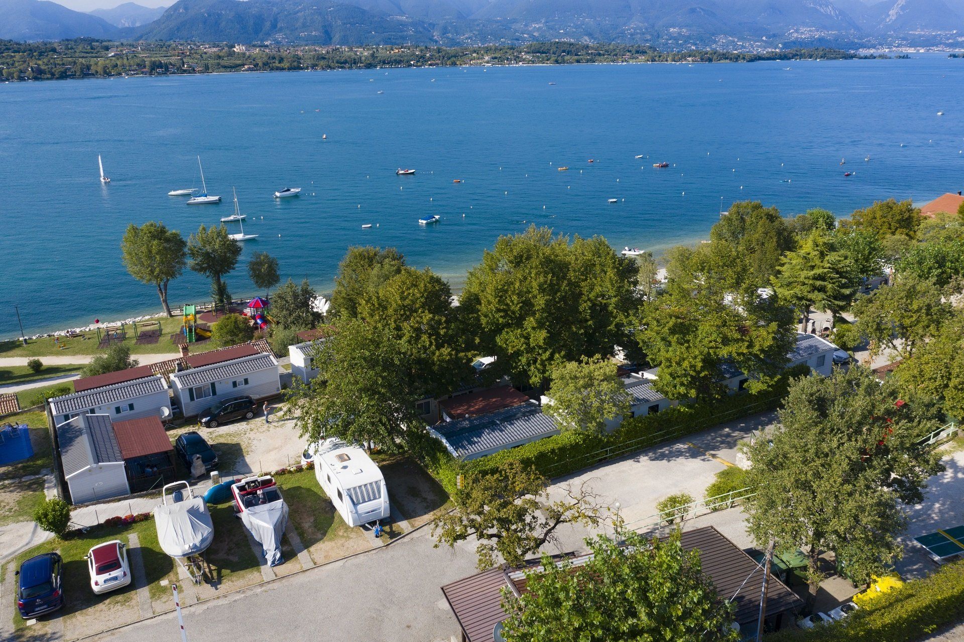 vista lago dal maxi caravan