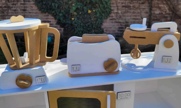 Electrodomésticos de cocina de juguete: licuadora, tostadora, batidora y microondas