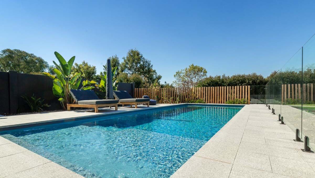 A Picture of a Medium Swimming Pool of a Sunseeker 8.6m x 4.4m — SJ Pools and Concreting in Dubbo, NSW