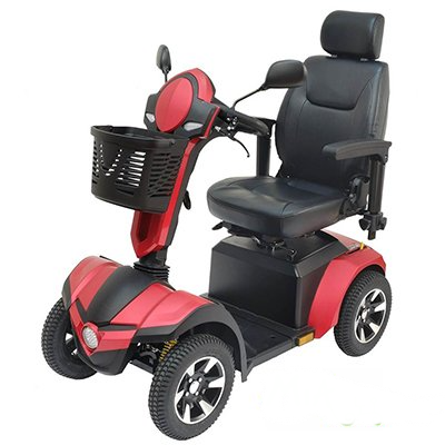 Uno scooter elettrico rosso e nero con un cestino nella parte anteriore.