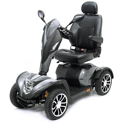 Uno scooter elettrico nero e grigio su sfondo bianco.