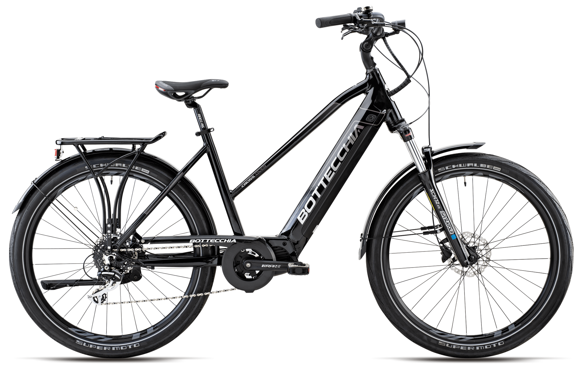 Una bicicletta elettrica nera su sfondo bianco.