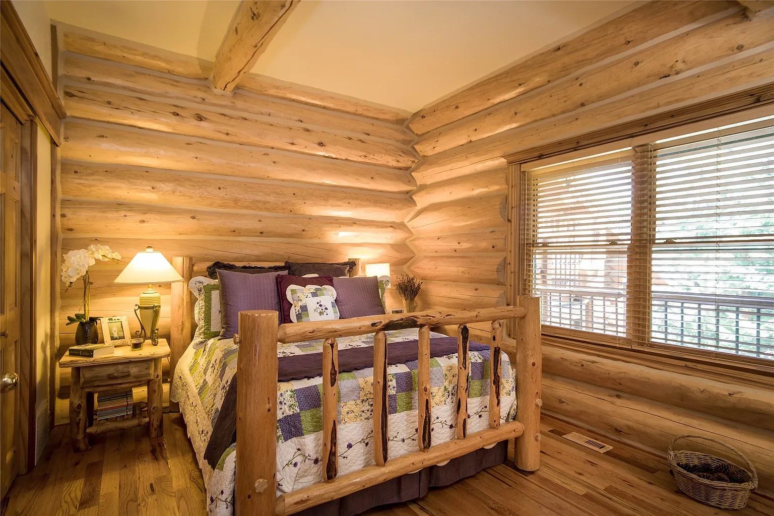 Lodge bedroom with queen bed, comfortable guest accommodations at The Ridge.