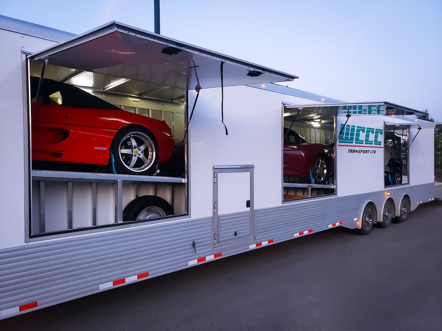 A white trailer with the word ducc on it