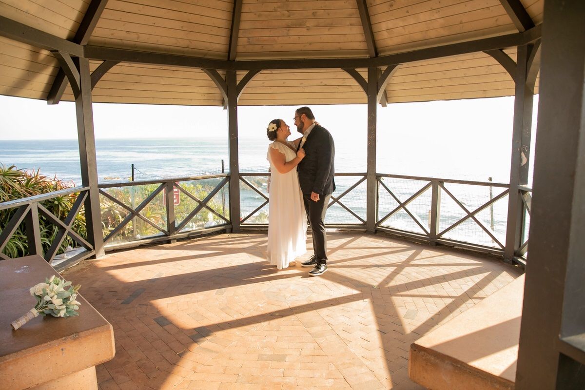 Heisler Park Gazebo Laguna Beach wedding ceremony
