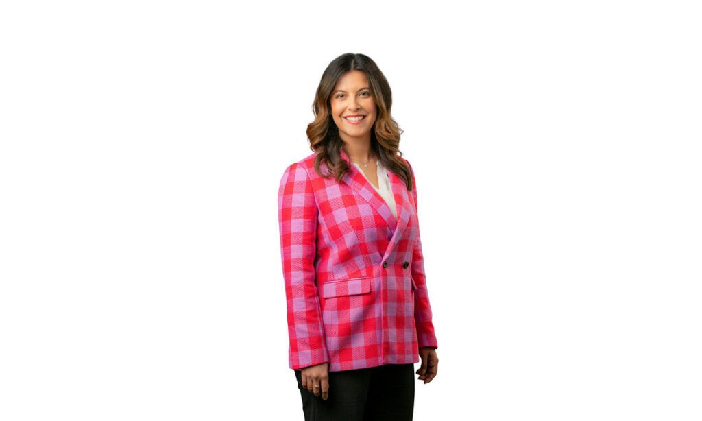 An example of headshot poses for a woman