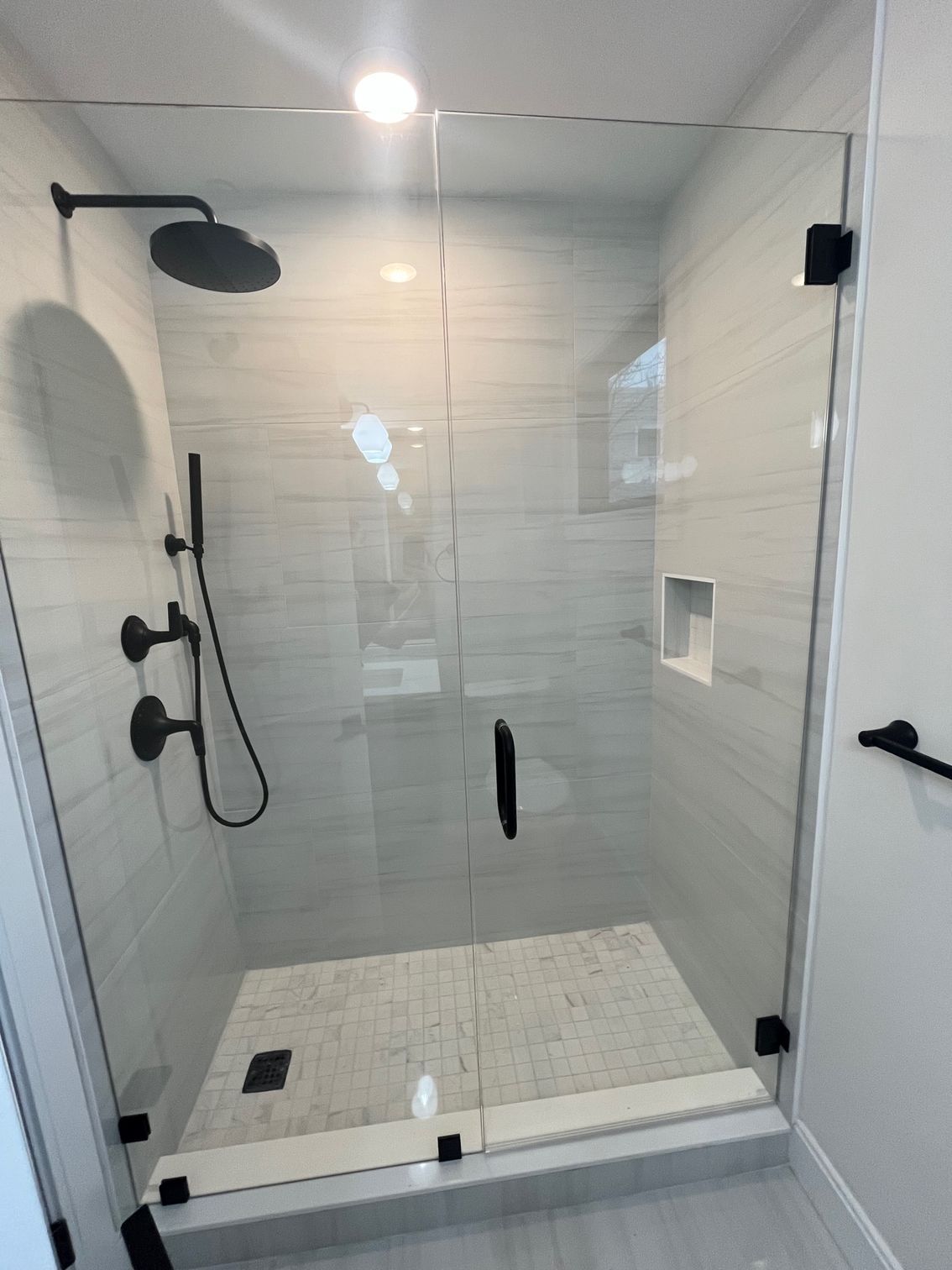 Frameless Shower Doors - Pelham, NH - R&D Glass Co.