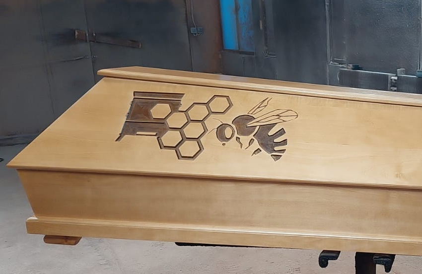 zārki ar gravējumu