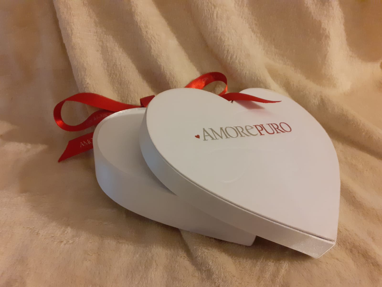 Scatole rivestite a mano