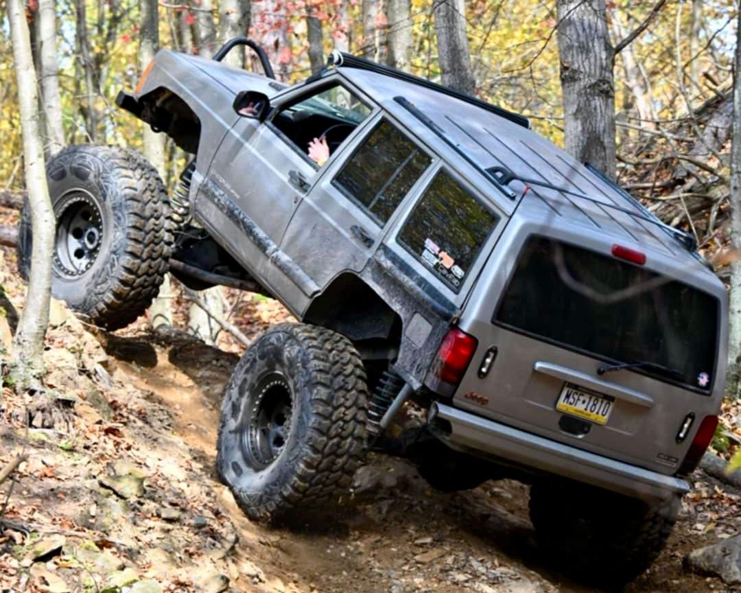 Off Road Jeep Climbing Hill | DirtLife Fab & 4x4