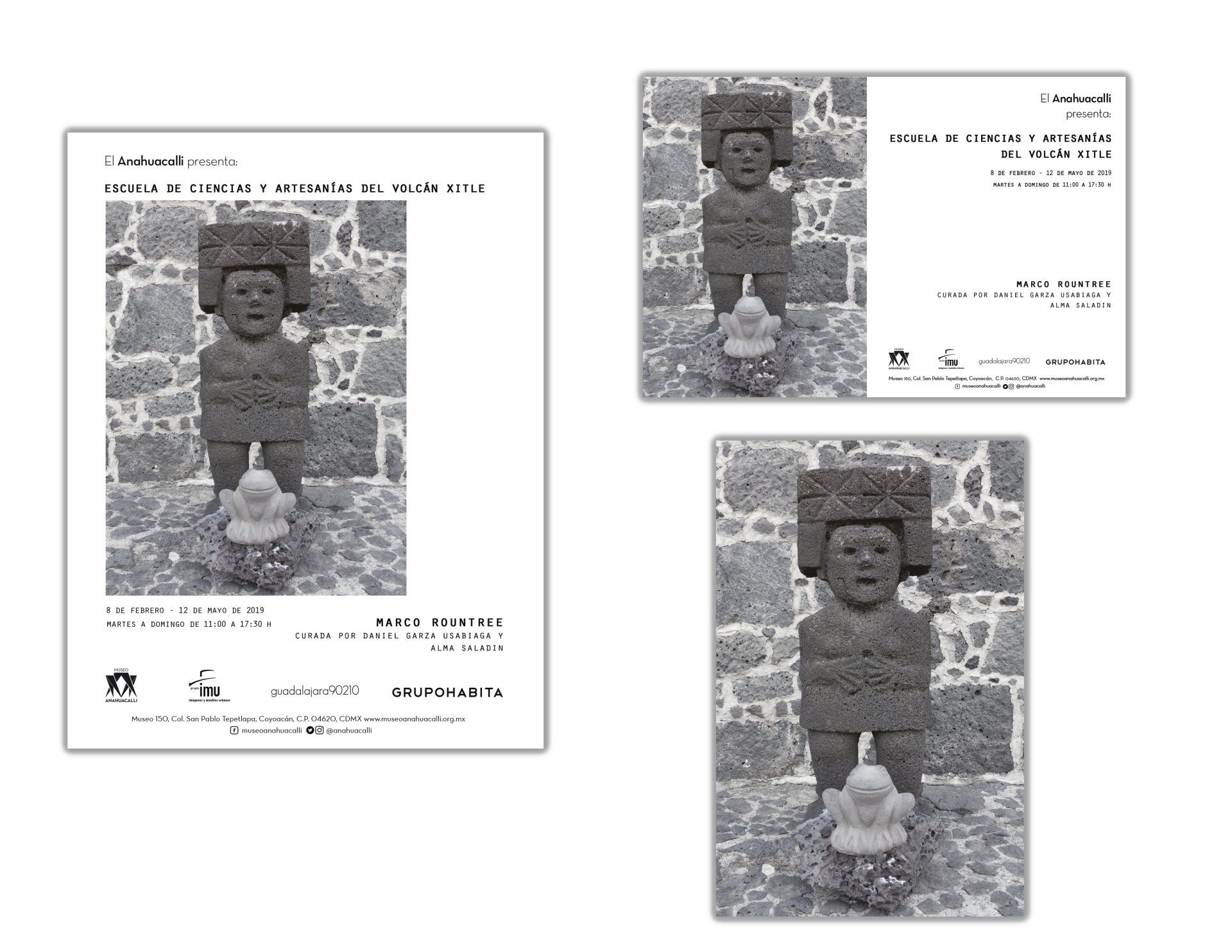 Una fotografía en blanco y negro de una estatua de piedra