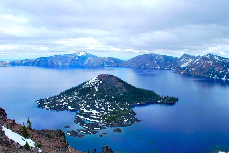 There is a small island in the middle of the lake.
