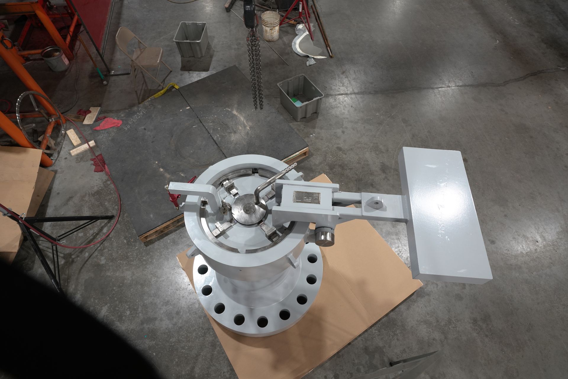 counterweight vertical flanged TWINLOCK closure