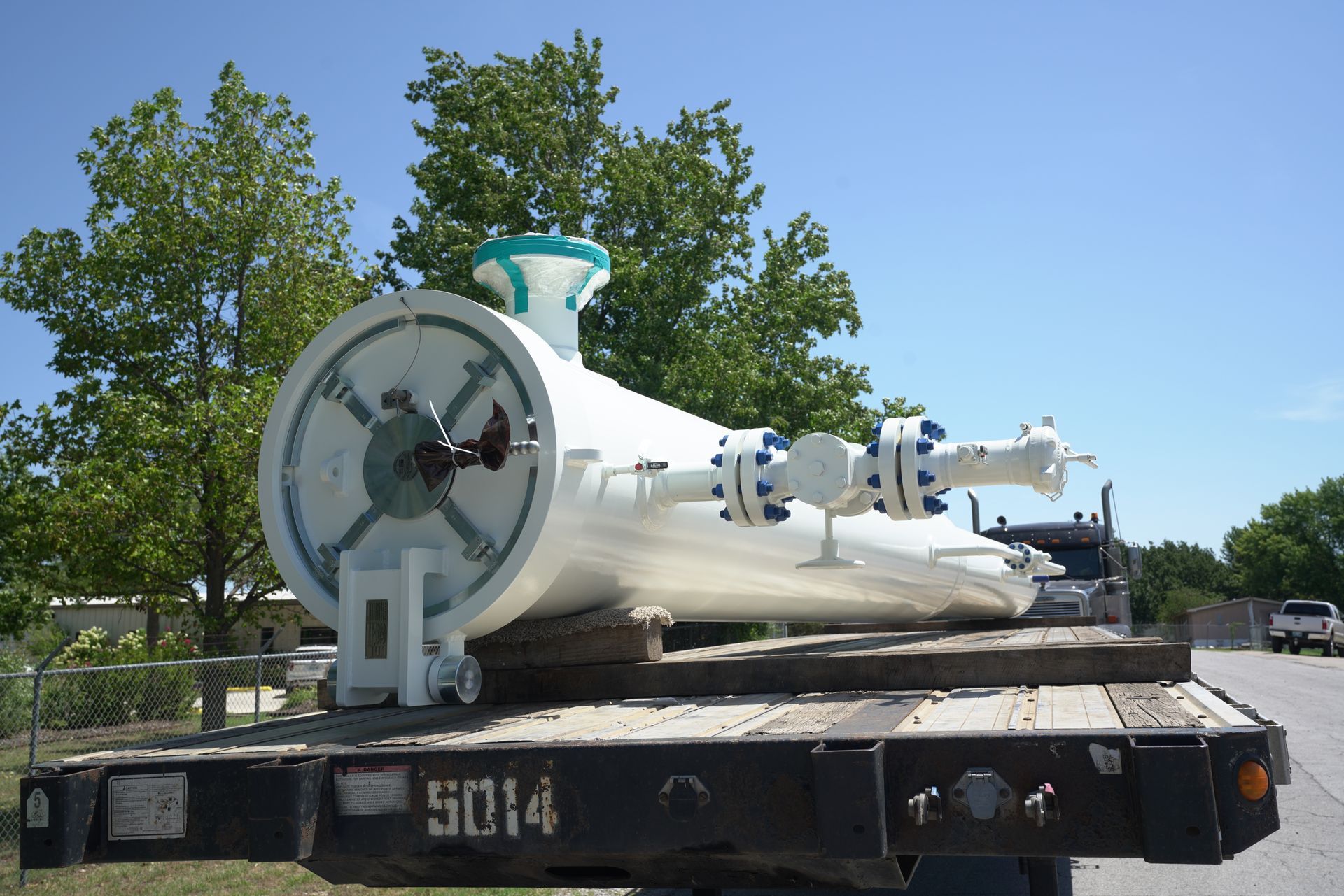 pig launcher with TWINLOCK closure