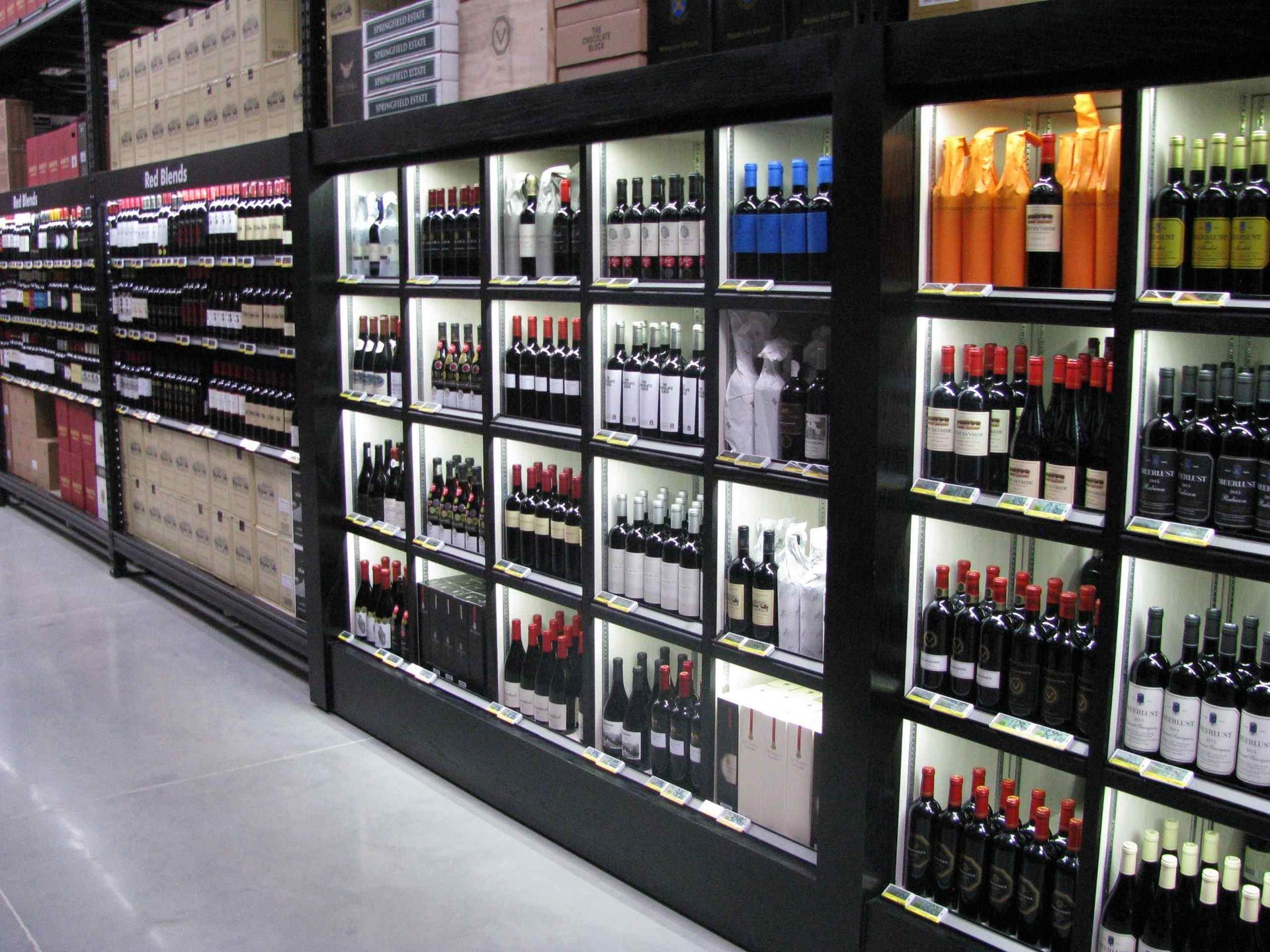 wooden shopfitting - StoreQuip 2