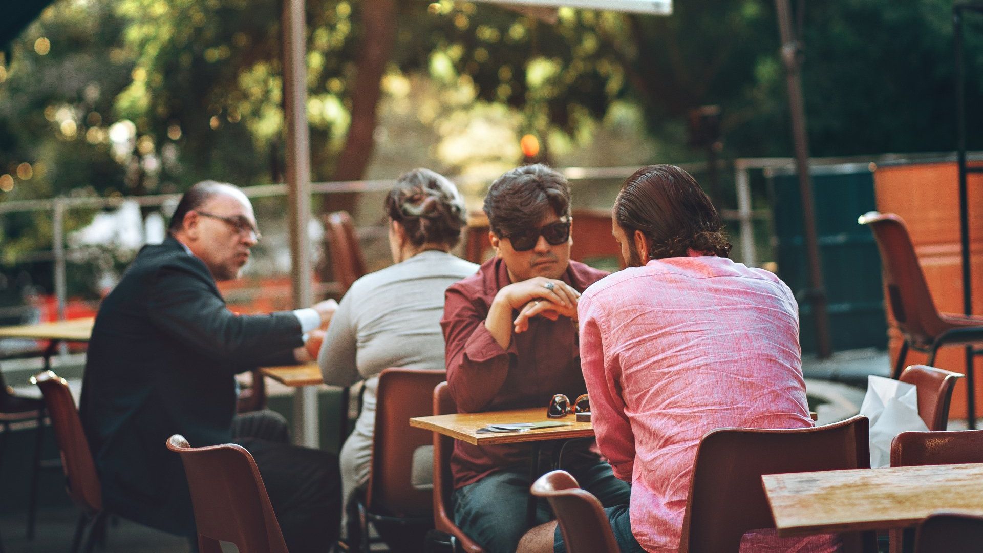 Experience the best of outdoor dining at McCray's Tavern East Cobb. Enjoy delicious food, refreshing