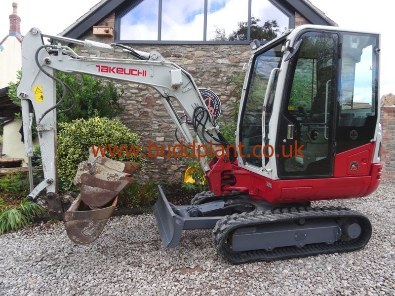 TAKEUCHI TB230 3T MINI DIGGER
