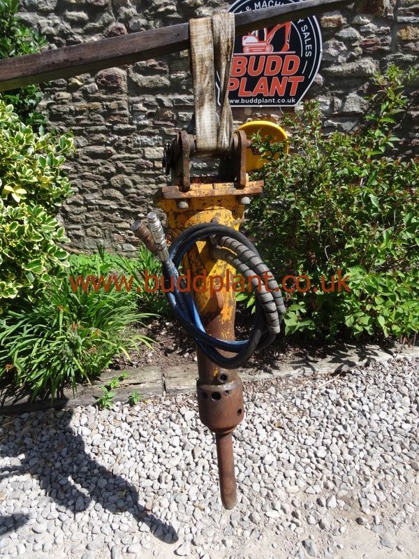 HYDRAULIC BREAKER