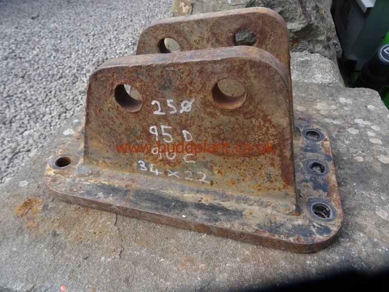 TOP BRACKET FOR HYDRAULIC BREAKER