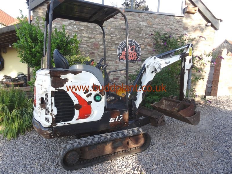 BOBCAT E17 MINI DIGGER