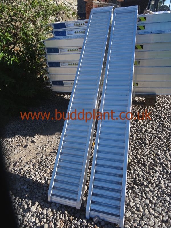 ALUMINIUM 8FT LOADING RAMPS