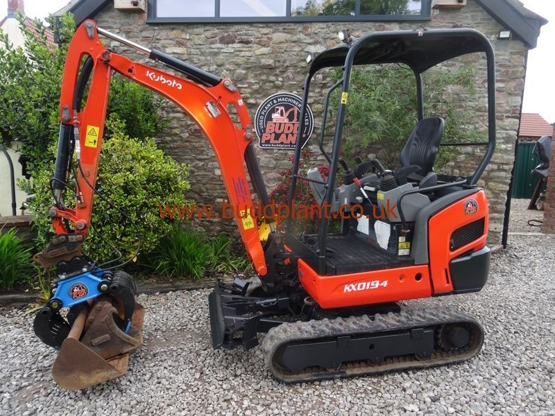 KUBOTA KX019-4 MINI DIGGER