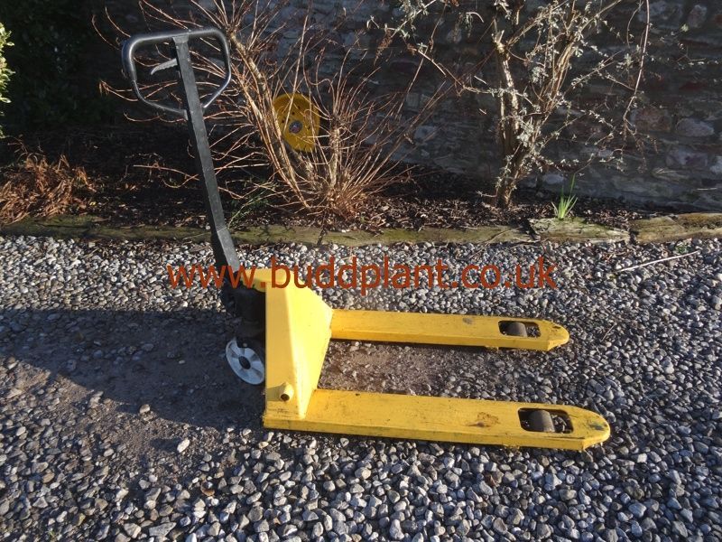 PALLET TRUCKS